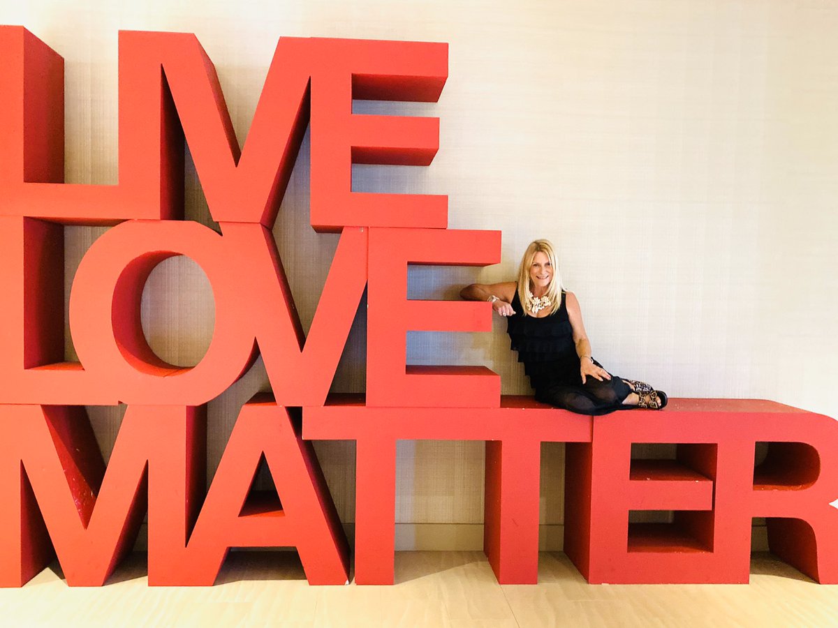 AndreaTabler's tweet photo. AMAZING weekend at #Influencer2019! Live. Love. Matter. https://t.co/nSMB6h9kyR
