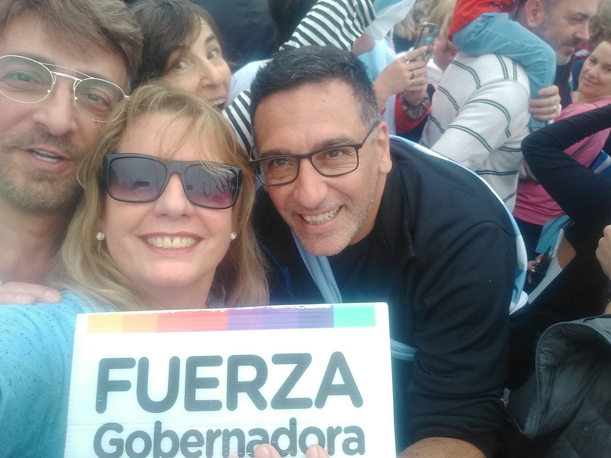 MarceChristin's tweet photo. @mariuvidal Allí estuvimos!!!!!! Vamossssss 💪💛🇦🇷 https://t.co/7lAXOqJ9eP