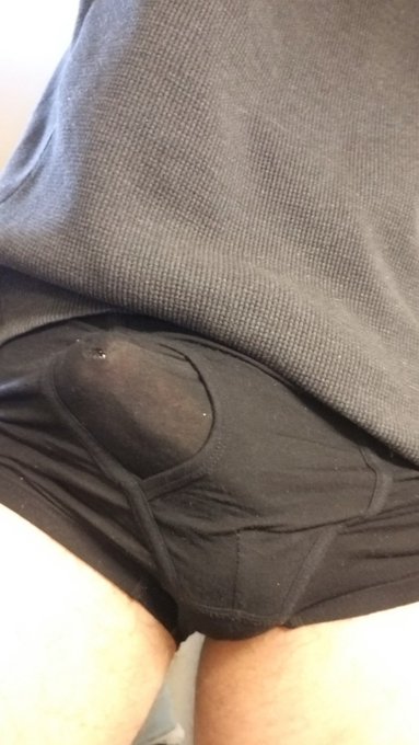 Not aroused at all https://t.co/EnK6n3QgB2<a href="/tag/guyswithcake"class="tags"><span>#guyswithcake</span></a>