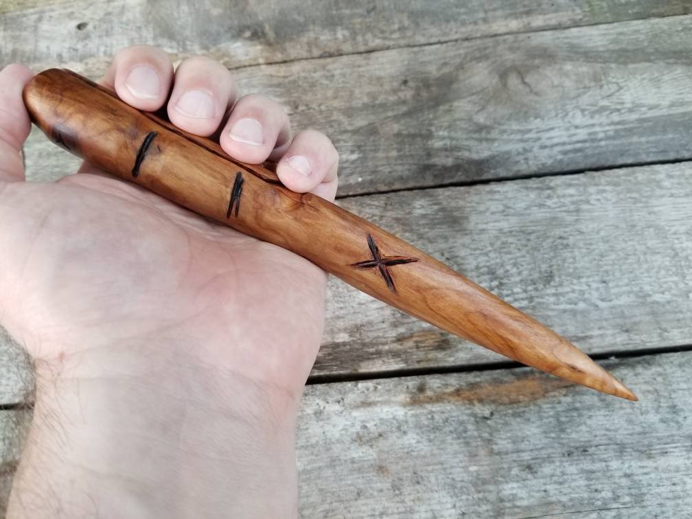 ZombieMall's tweet photo. Weapon X : Vampire Stake - Weapon X (hand carved wood) https://t.co/0ZBeN8xp5x #art #sculpture #vampirestake #thestrain #dracula #twilight #goth #handcarved #wooden #Vampire https://t.co/SR5UPn6pFn