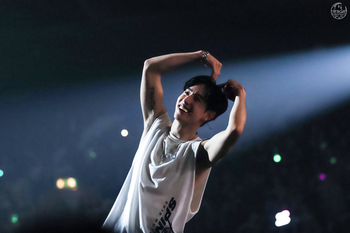 OracleMarktuan's tweet image. 191011 GOT7 Spinning in London
HQ

#Mark #마크
#GOT7 #캇세근
#GOT7WORLDTOUR
#GOT7_KEEPSPINNING
#GOT7inLondon