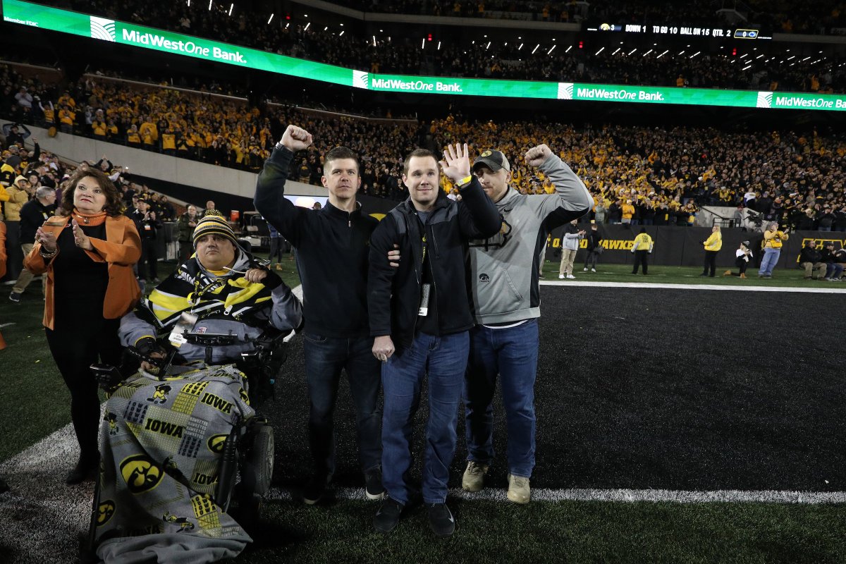 HawkeyeFootball's tweet photo. What. A. Team. | #Hawkeyes https://t.co/EiaP8uqmdh