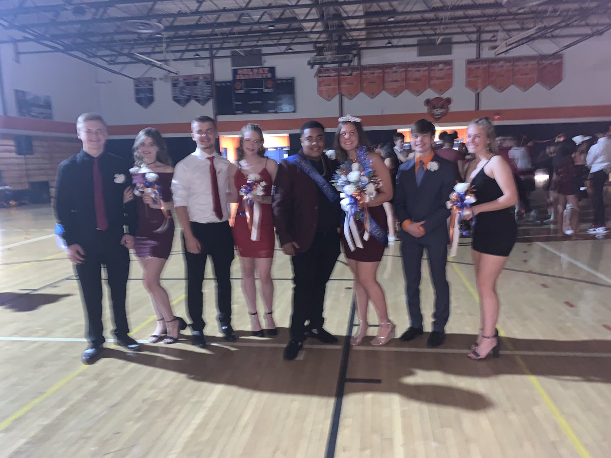 SHSStudentForum's tweet photo. The Homecoming Court of Homecoming Weekend 2019 https://t.co/JtO1VPO01q