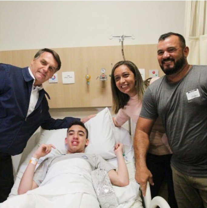 eficientes's tweet photo. A @AACD recebeu hoje, no Dia das Crianças, a visita do presidente @jairbolsonaro, que visitou o Hospital Ortopédico da instituição, e conheceu pacientes que fazem tratamentos no local. #Eficientes https://t.co/DvIe2LVGOE