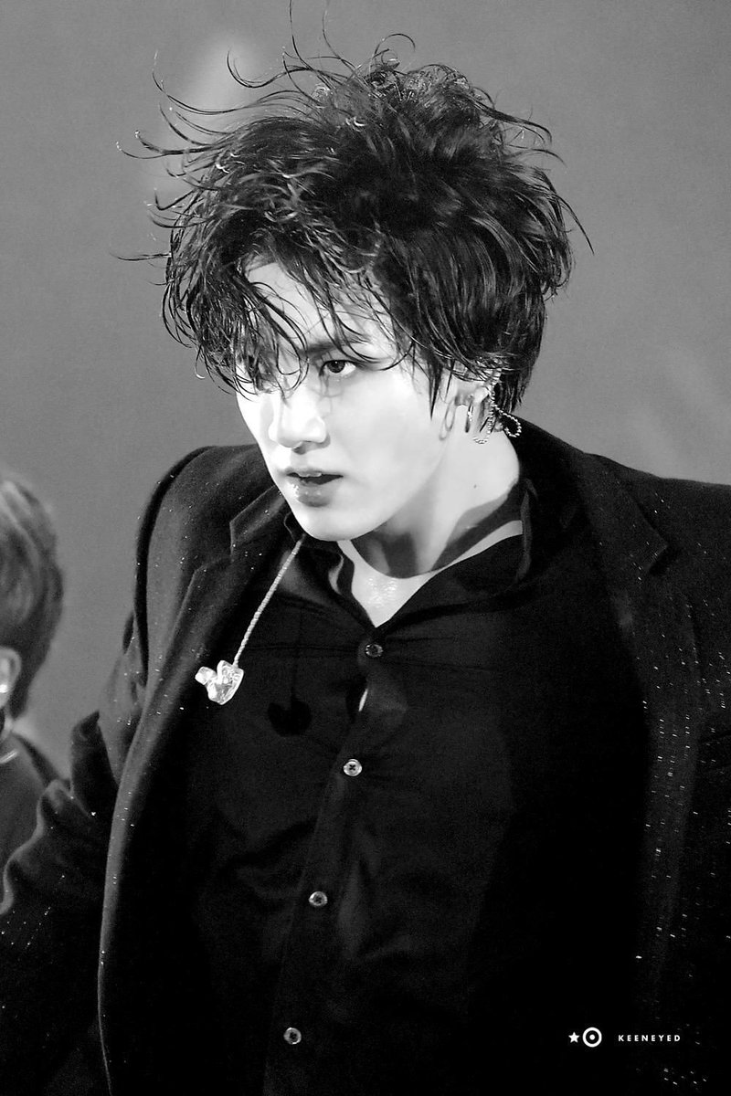 정국의 몸은 예술이다 tweet media