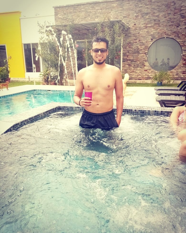 franchesco2505's tweet photo. Un buen sábado muy relax con excelente compañía, ya a descansar y pensar en la competencia del lunes. #runningmachines https://t.co/uzQNarWvlS