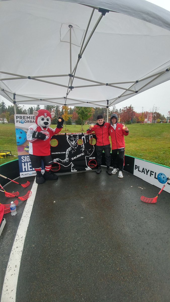 Great to see <a href="/scotiabank/">Scotiabank</a> @hometownhockey_ mascot out today discovering #floorball <a href="/premierfloorbal/">Premier Floorball</a> exhibit.  SO to Ethan &amp; Beaten, local <a href="/Bedford_Blues/">BDMHA - Bedford Blues</a> hockey  and @CanadaFloorball MU19 Mens National Team players who helped out.
<a href="/RogersMediaPR/">Rogers Sports & Media PR</a> <a href="/IFF_Floorball/">IFF</a> <a href="/HockeyCanada/">Hockey Canada</a>