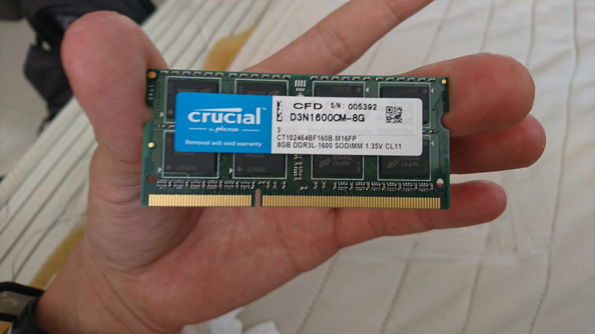 クレバー Crucial社製 Ddr3 ノート用 Pc3l 8g 外装ダメージあり 中身は傷もなく綺麗です メモリ換装しようと思って付け替えたらbios起動せずよく見たら規格違いました ゝ 使用はその時のみですね 相場6000くらいです 面倒臭いので着払いで3000