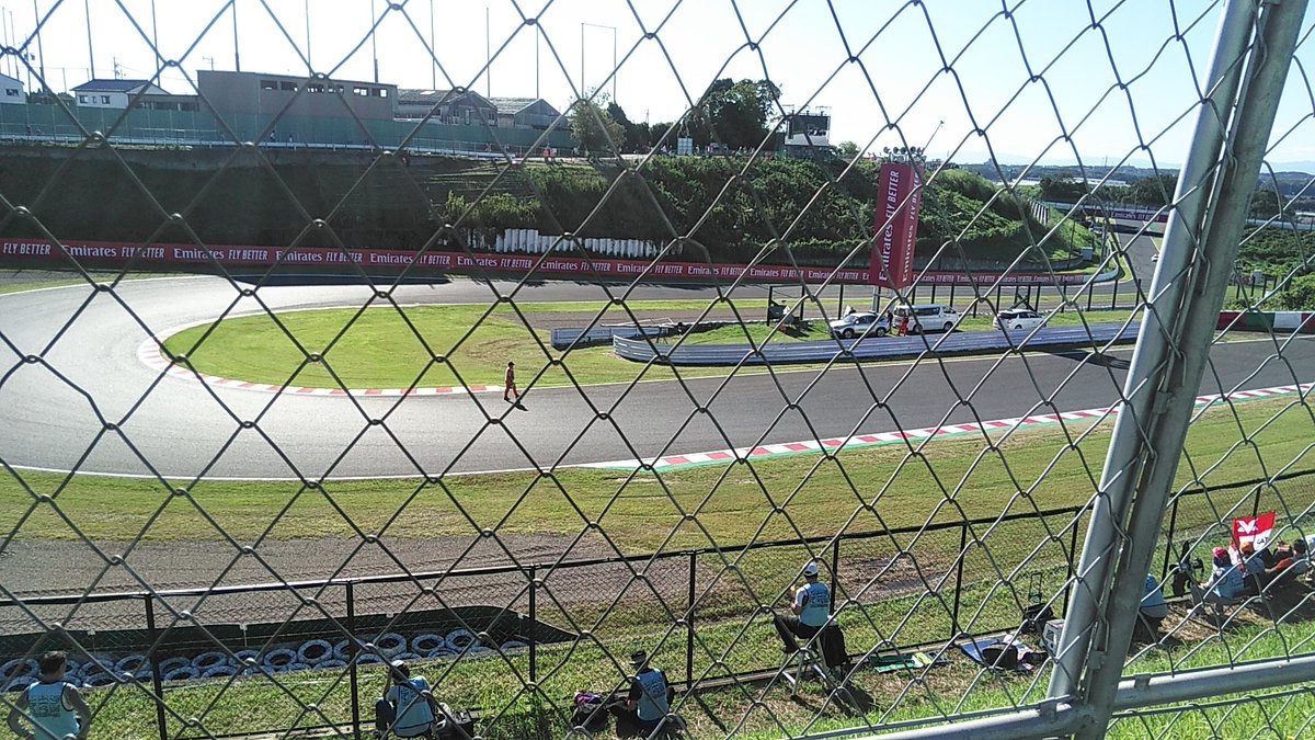 OKAME6969's tweet photo. 台風被害も鈴鹿は少なく
F1開催中
被害がかる地域の方もいらしゃるが
一年に一回イベントだから
お許しを(>_<。)💦
予選決まったよ!
#2019F
#F1
#鈴鹿サーキット https://t.co/AAIjZBNP2c