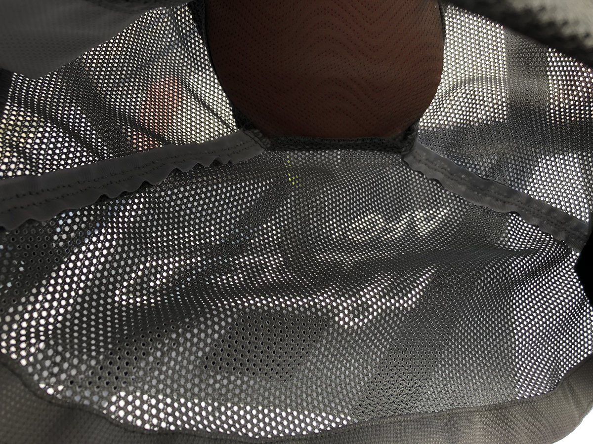 AFGMOTO's tweet photo. 台風一過で暑い!こういうときこそ、MESH AFジャケットが役にたつ。見よこのメッシュ!D3Oプロテクターも装備。
https://t.co/DqLLNqjBYf
#iconmotosports #afgmotosports #meshaf https://t.co/8hkFp841RR
