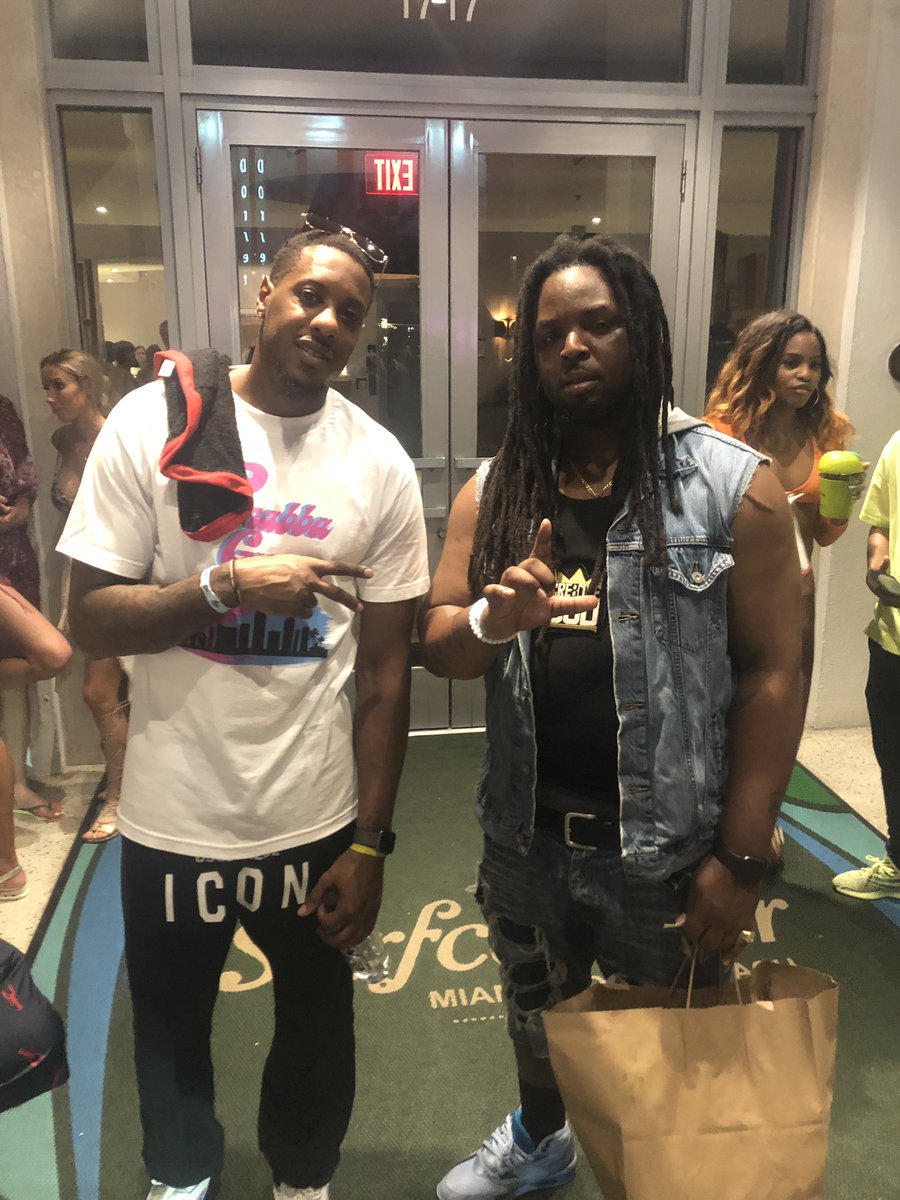 Cre8tiveGOD's tweet photo. Irie weekend with big homie @mchalmers15 x @cre8tivegod #irieweekend #miamiheat #legend #greatness #surfcomber #performance #nba #cre8tivegod #nfl https://t.co/G8oqQaAgBq