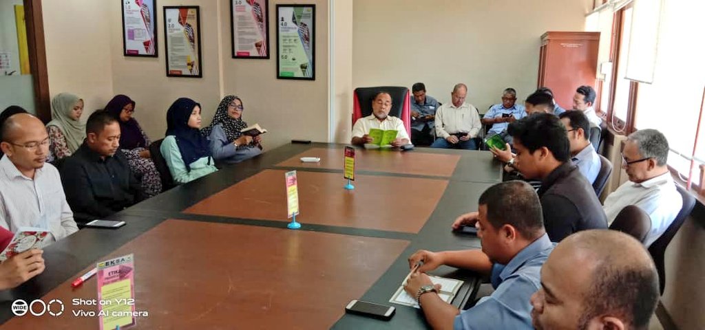 Selesai bacaan yassin pagi ni. Salam takziah kpd seluruh keluarga Allahyarham Zulkafli Puteh. Semoga rohnya sentiasa dicucuri rahmat dan ditempatkan dikalangan orang yang beriman dan soleh . Al-Fatihah. <a href="/TeamProjekTrg/">PasukanProjekTrg</a> <a href="/JKRTerengganu/">JKR Terengganu</a> <a href="/MdzaidAli_/">Md Zaid Ali</a> #PPPT #JkR #Staf