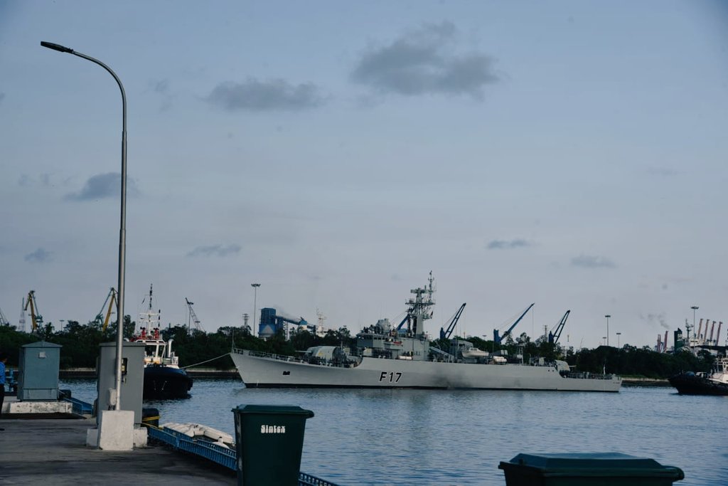 indiannavy's tweet photo. #BangladeshNavy Ships Ali Haider & Shadinota on completion of IN-BN CORPAT are at #Visakhapatnam to participate in #Maiden #BilateralExercise. 12 to 16 Oct 19. #professionalinteraction
#visits to the #IndianNavy #Training & #Maintenance facilities. #BridgesofFriendship
@ihcdhaka https://t.co/M05Dz6GuaF