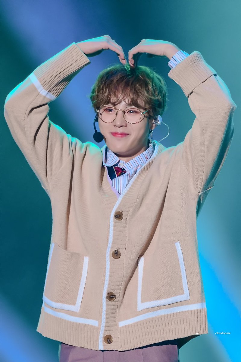 cloudsome_sw's tweet photo. 요정 옴팡이😿🧚‍♂️
인간이라기엔 너무 너무하니까

#하성운 #HASUNGWOON 

나 https://t.co/9vYh2klj1R
귀 https://t.co/ar1dsX1vG1
엽 https://t.co/YwIEPokcut
지 https://t.co/y0gWNRXFys

ㅇ https://t.co/uAZ7AMgjOZ