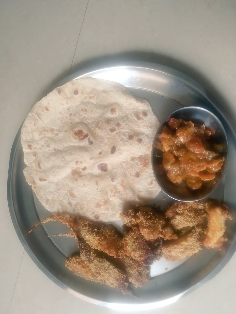 prathamdev's tweet image. Sunday feast #ckp style
#prawns
#bombayduck
#GoldenAnchovies 

#कोलबी
#मांदेली
#बोम्बिल
