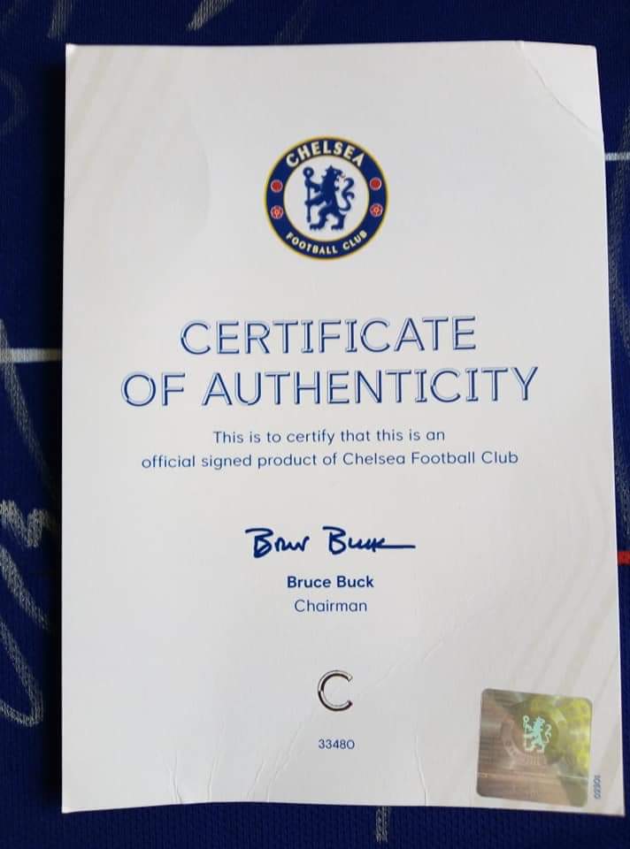 🚨 #JeuConcours 🚨

Nous faisons gagner un ballon dédicacé par nos joueurs <a href="/ChelseaFC/">Chelsea FC</a> avec le certificat d'authenticité ! ⚽

Ils vous suffit de retweeter et de vous inscrire sur ce lien en cliquant sur JOIN THIS CLUB 😉 👇
chelseafc.com/en/supporters-…