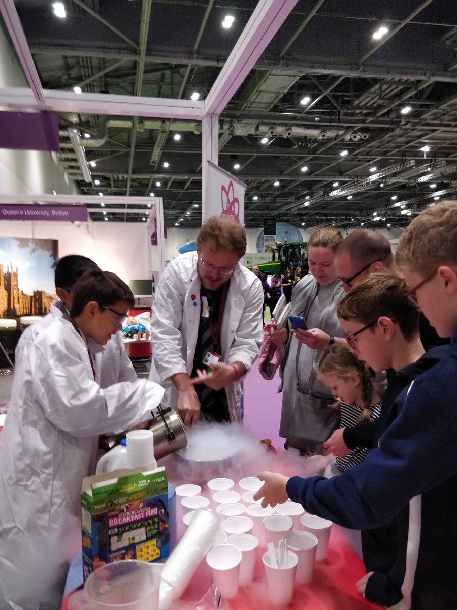 VivitaSequeira's tweet photo. Watch @elss_freeschool Pupils making Liquid nitrogen ice-cream at #NSLive2019 https://t.co/P32XHvuTBd