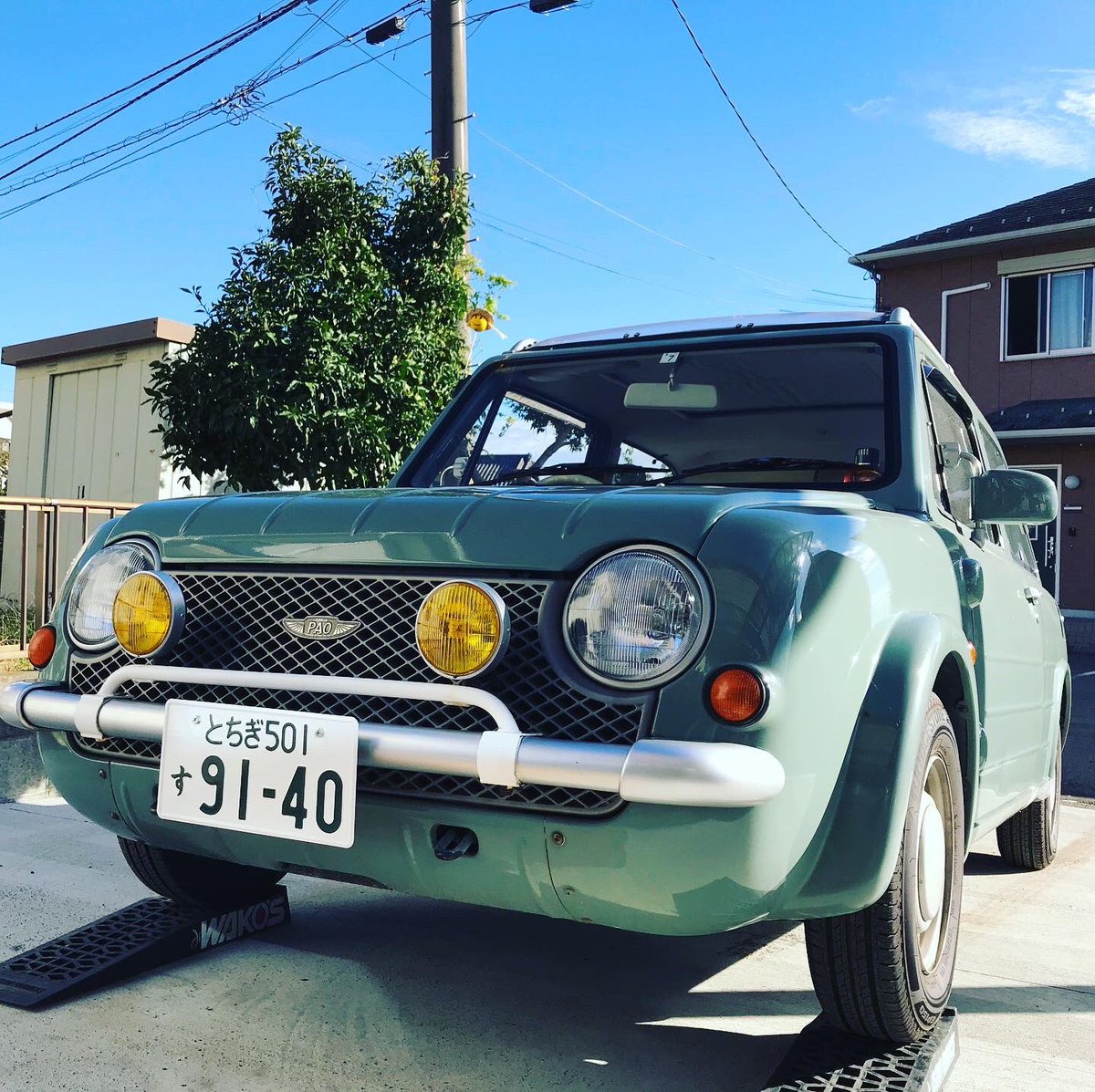 かずさん パオにフォグランプ 取り付け ナンバー位置も変更 横の方がそれっぽいけど 純正スタイルはやっぱり安定 日産パオ