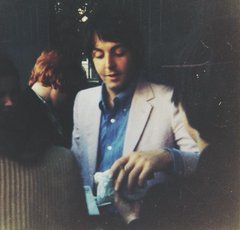 Beatles Archive (@BeatlesArchive2) on Twitter photo 2019-11-17 15:15:00 Paul McCartney - The #Beatles via @overthehiIIs Paul McCartney - The #Beatles via @overthehiIIs