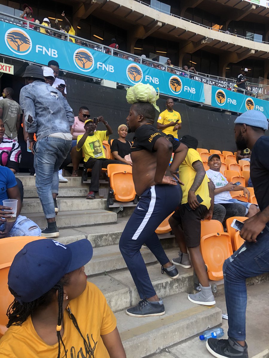 tncubuka's tweet photo. Let me congratulate chiefs for winning the #ShellHelixUltraCup2019 and #MacufeCup2019, but honestly tell me this whatโs with you and the cabbage ๐ฅฌ? Whatโs the message behind it, e ra goreng?? Please balance me like that cabbage on the head ๐๐๐๐๐๐๐๐ https://t.co/HqD53wbgkL