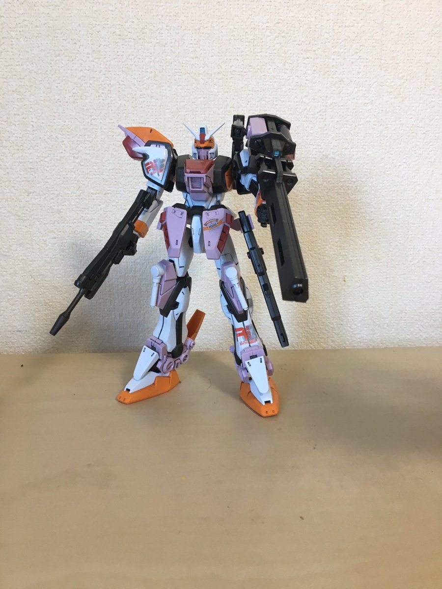 tissorordmave's tweet photo. #ガンプラ #VSASTRAY #SEED
レーゲンデュエルガンダム作成しました。色んな意見がありますが、僕は嫌いじゃないです。
横には以前作成して、墨入れもしてない二クスプロヴィデンス並べてみました。こちらも上半身の配色とか好きです。 https://t.co/vsYKZdndco