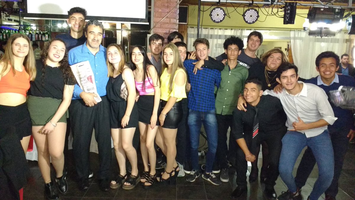 disputatio's tweet photo. Cumple de 18 de Lucas. Gracias por ser el primero en invitarme a un cumple de 18 de varones. Muy buena la fiesta. Gracias a la promo Efesios https://t.co/I9wrSevulx