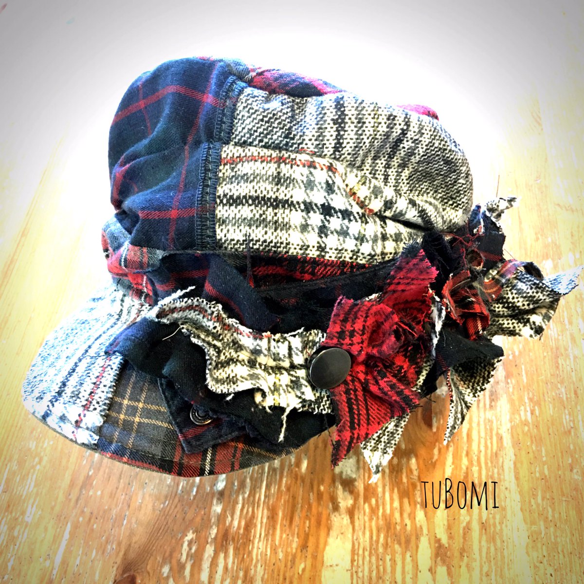 kaya1209's tweet image. 初回入荷のデザイン
こちら旅立ちました！

いつもありがとうございます😊

new brand ✨
   帽子デザイナー＊tuBomi＊

#patchworkcap #ライブ #衣装 #リメイク好きな人と繋がりたい #帽子好きの人と繋がりたい #帽子デザイナー #check #glencheck