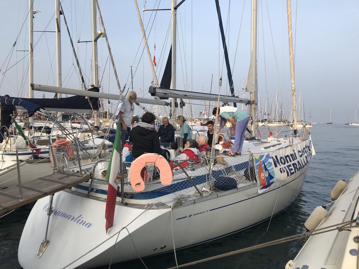 “Nonni contro vento”... #Barcolana51 senza limiti, con persone anziane che fin’ora avevano visto la regata di #Trieste solo in Tv. ⁦<a href="/TgrRaiFVG/">Tgr Rai Friuli Venezia Giulia</a>⁩