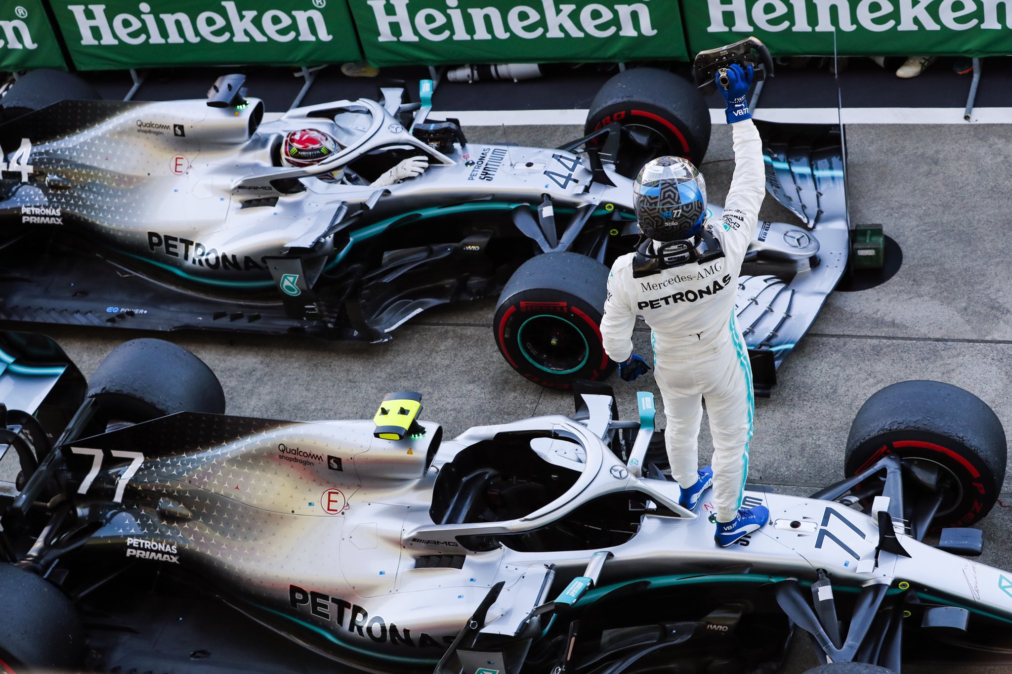 Bottas nyert, a Mercedes zsinórban hatodik konstruktőri világbajnoki címét szerezte meg
