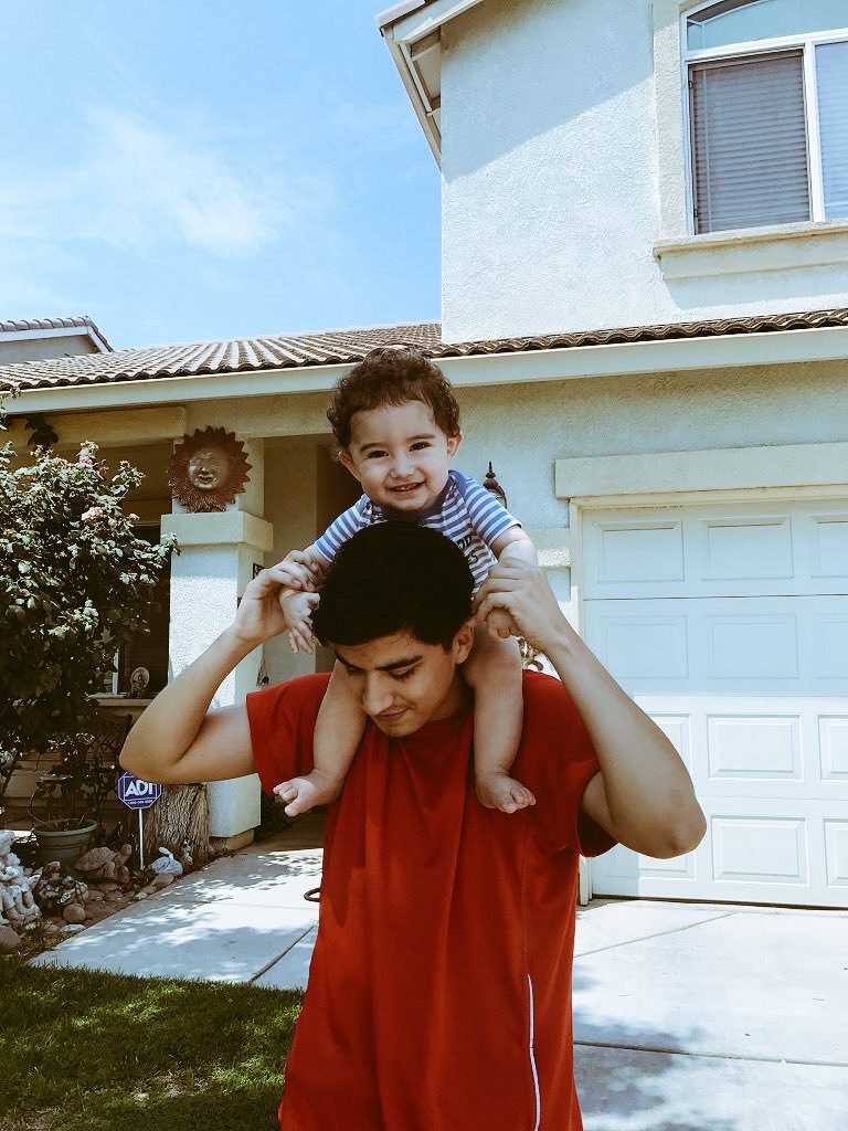 slanginpeace's tweet photo. I love you so much #throwback #nobiceps https://t.co/ouek8LCAQu