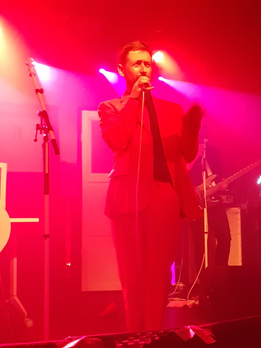 Red lights! 

Another great <a href="/divinecomedyhq/">The Divine Comedy</a> gig in Oxford last night.  Loving this tour.