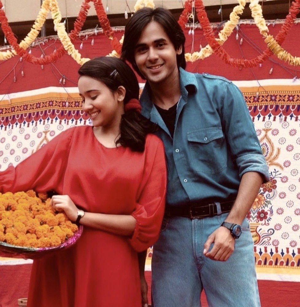 sameersnaina's tweet photo. Excuse me while I go cry in the corner. 😭

#YehUnDinonKiBaatHai #YUDKBH https://t.co/H1866zySS4