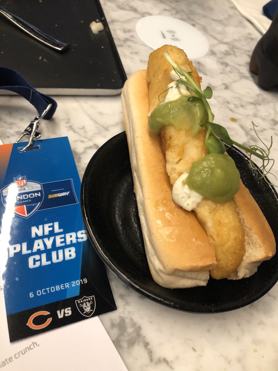 N1ngN1ng's tweet photo. @NFLUK @SubwayUK I’d rather have had @SubwayUK in hospitality last week than fish finger sandwiches...
Sadly, despite sponsoring the event there wasn’t a @subway vendor to be found anywhere
#NoFootLong https://t.co/9lOCqjeu1x