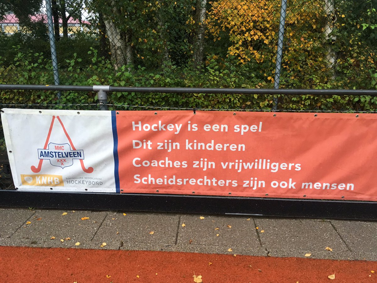 Gezien, vanochtend vroeg op <a href="/mhc_amstelveen/">MHC Amstelveen</a> KG1. Laten we hockey leuk houden. Ook jij kan daar vandaag weer een steentje aan bij dragen. #shakehands #respect 🏑