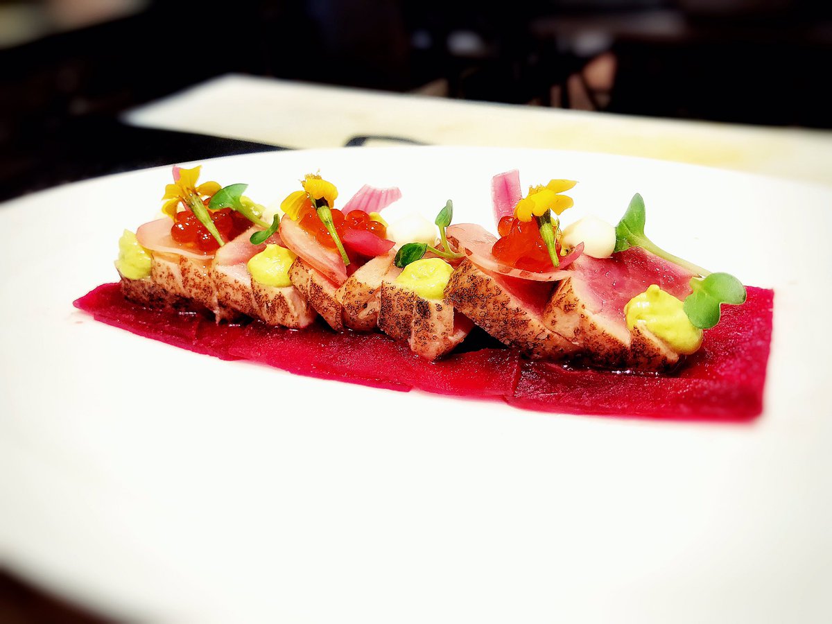 patxef's tweet photo. Atún local y ponzu de pinakurat. Combinación perfecta. Seguimos probando 🔥🔪😎 #enyebychelegonzalez #patxichef #borntocook #lapulapu #pornfood #fishlovers #dinnertime #visitcebu #philipines #localfood #tuna #pinakurat https://t.co/sxCLYXtjtM