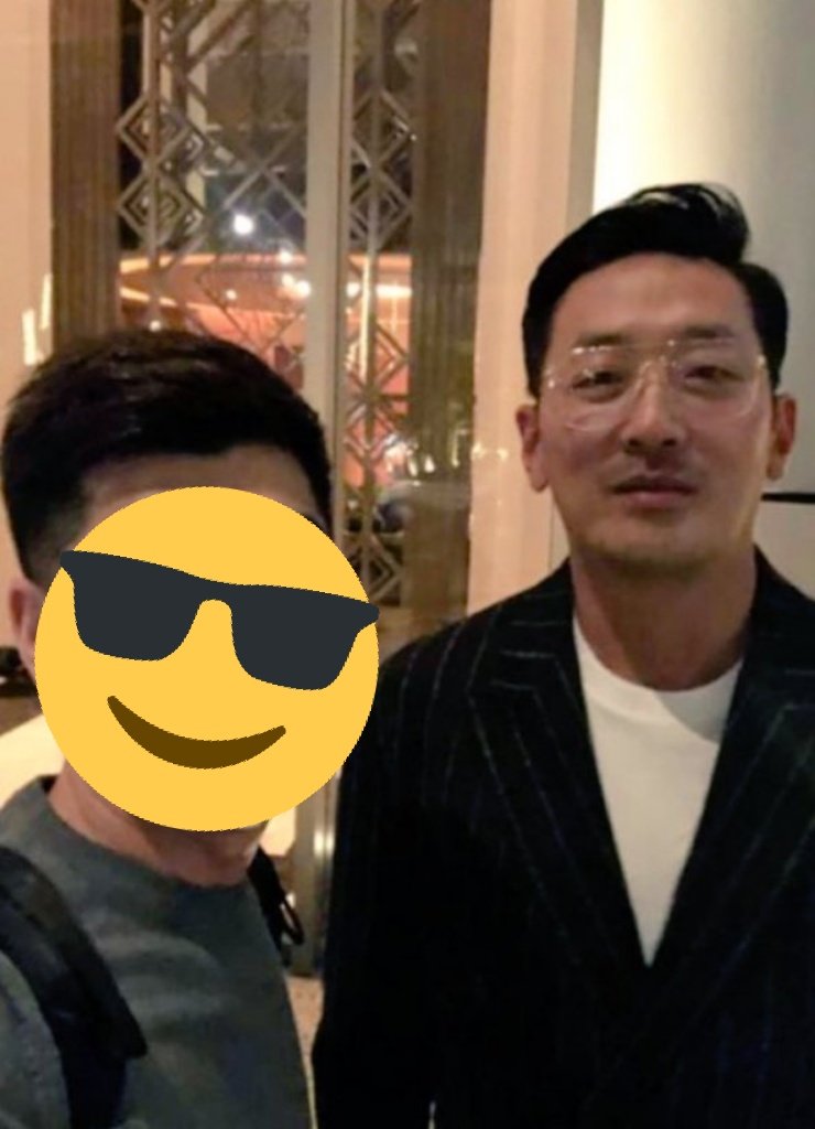 ???????????? 지인 인스타 스토리에 올라온 하정우 in 미쿸... 🚨🚨

아니 언제 미쿡으로 갔ㅈ 그보다 왤캐 왤캐 예뻐 왤캐 잘생기고 멋지고 예뻐 하정우!!!!!!!!!!어떻게 된 일이냐고!!!!!!!!!!! 꾸러기들 심장 어뜩할거냐고.........🤯🤯🤯 하 미쿡 있어서 플백 이틀 결석했낰ㅋㅋㅋ암튼 사랑ㅇ해 ㅠ