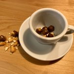たけのこの里派の大勝利!？きのこの山を使ったカフェモカの作り方!