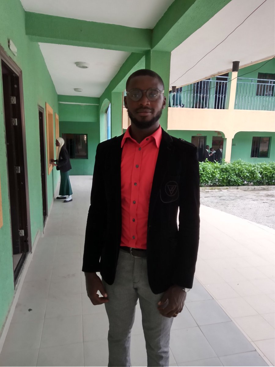 AnambraPrince's tweet photo. Life a teacher.... Mathematics teacher for that matter.... #EducationNotScam https://t.co/VR5ALrNohV