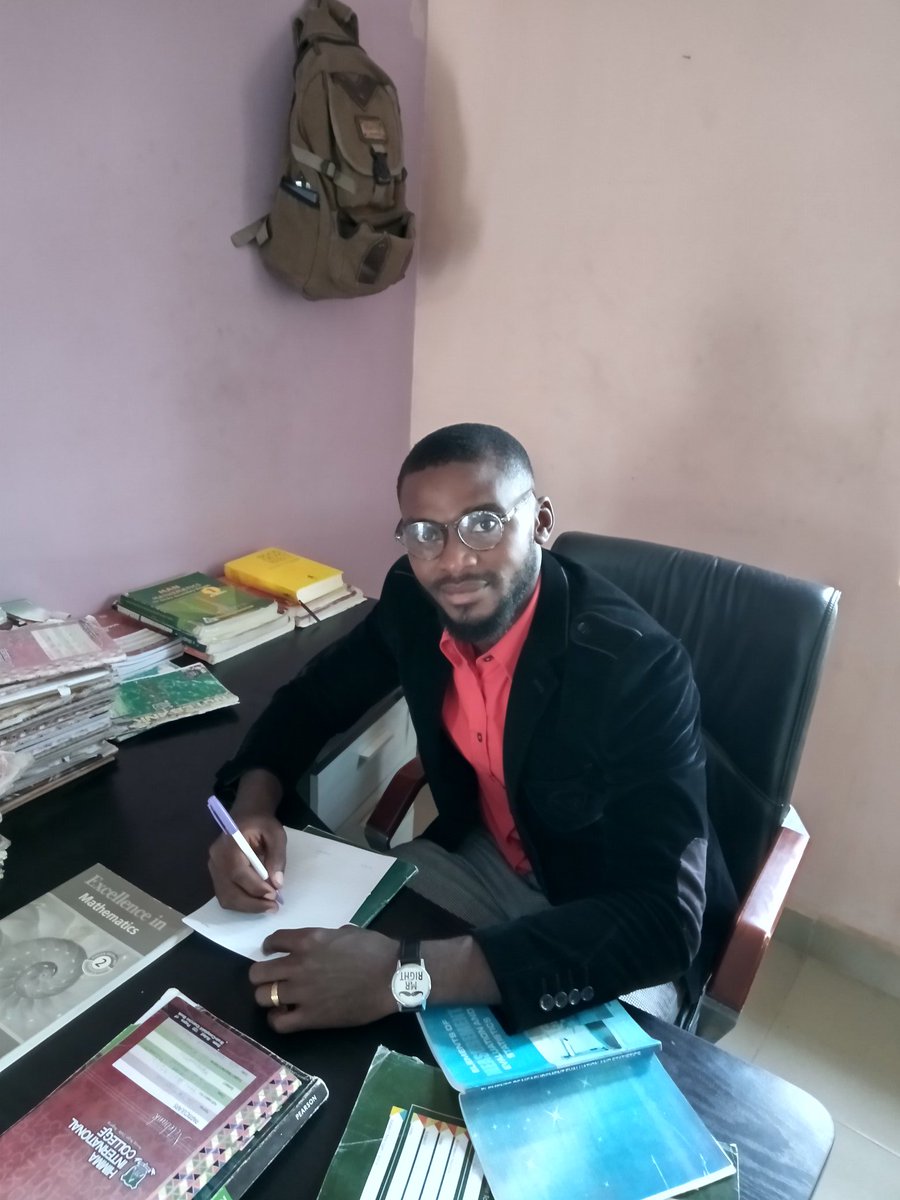AnambraPrince's tweet photo. Life a teacher.... Mathematics teacher for that matter.... #EducationNotScam https://t.co/VR5ALrNohV