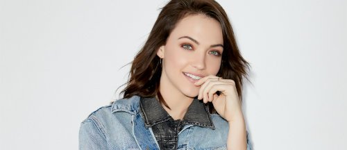 TeamMyTakeOnTV's tweet photo. Violett Beane (@violettbeane) talks Cara in Paris on @GodFriendedMe #caraandmiles #godfriendedme https://t.co/b9COBnxY8L https://t.co/IuIDKdr1Dq
