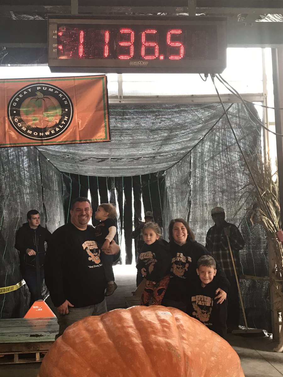 JustinReiter1's tweet photo. Another awesome OVGPG weigh off in the books! 2019 was our best year yet! Came home with 4 ribbons! 

Pumpkin 1,136.5 lbs 12th Place! Tomato 3.11 lbs 2nd Place!  Long Gourd 67” 5th Place! Watermelon 35 lbs 6th Place!

#keepgrowinghavefun
#KGHF https://t.co/VDg6jExAXO