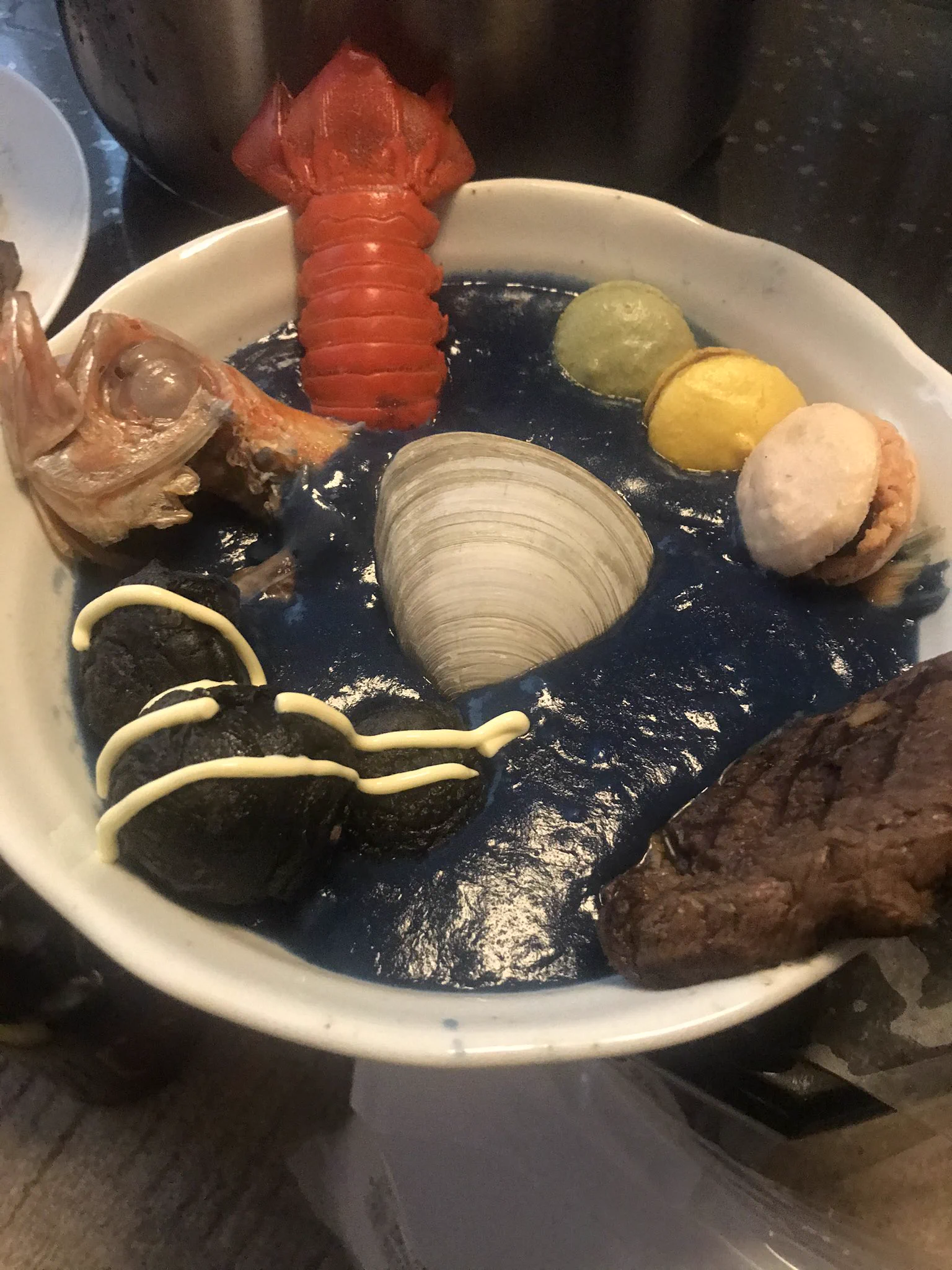 鍋に誘われたので快くOKした結果？どす黒い物体が出てきたwww