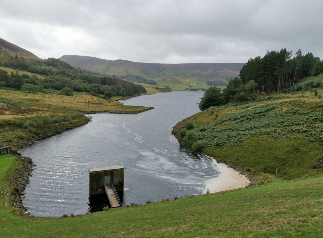 ChadWeather's tweet photo. Dove Stone Reservoir.

September 2018 v September 2019 https://t.co/6mG3VXRWFl