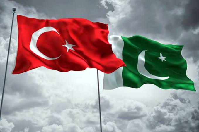 Pakistan Türkiye'nin arkasında duruyor. 
#OperationPeaceSpring
#TurkeyJustKilledTerrorists 
@RadioPakistan teşekkür ederiz..