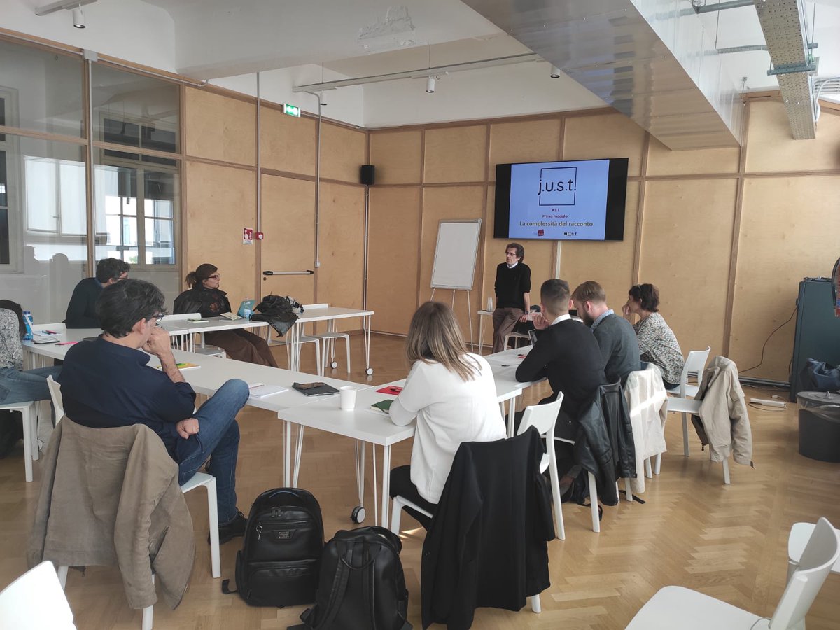 Ecco le prime immagini del #Just day 1. Un incontro tra #giornalismo e #storytelling con Alessandra Cosso e Francesco Bettegazzorre dell'Università di Pavia. 
✏️Scopri il programma e iscriviti subito just-storytellinglab.org

@storyfactor
<a href="/storoni_a/">Arianna Storoni</a>
<a href="/Anna_Martini_/">Anna Martini</a>
<a href="/SIMO2/">simo pozzi</a>