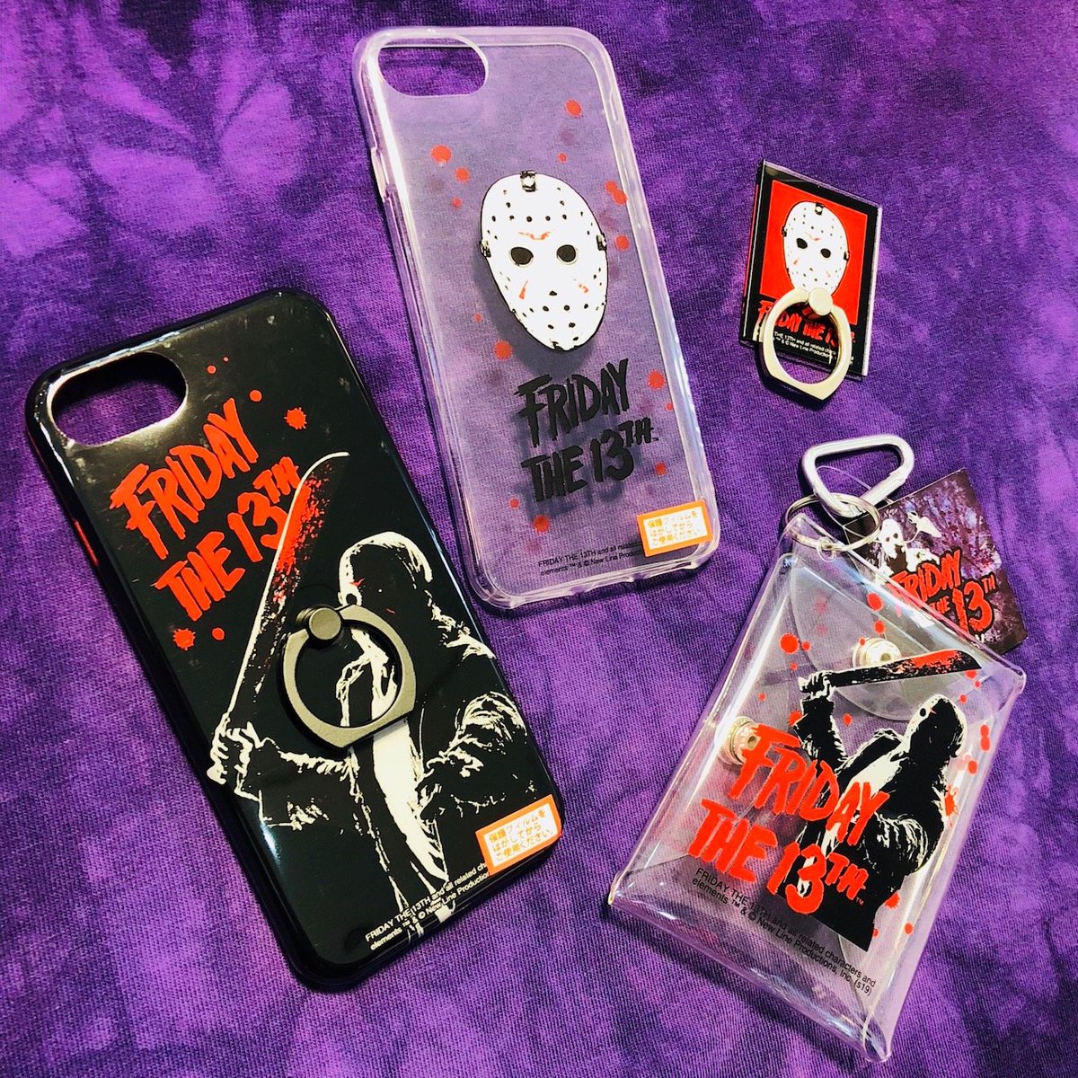 390kobe's tweet photo. 👻商品紹介👻
13日の金曜日×サンキューマートコラボ商品のご紹介です😝❗️
伝説の殺人鬼ジェイソンがついに登場⚡️
リアルなデザインでちょっと怖いですよね😱

🕷️クリアiPhoneケース(6/6s/7/8)
🕷️リング付きiPhoneケース(6/6s/7/8)・(X/XS)
🕷️スマホリング
🕷️マルチケース

もちろん全品390円+税💞 https://t.co/SXK5Qlalm3