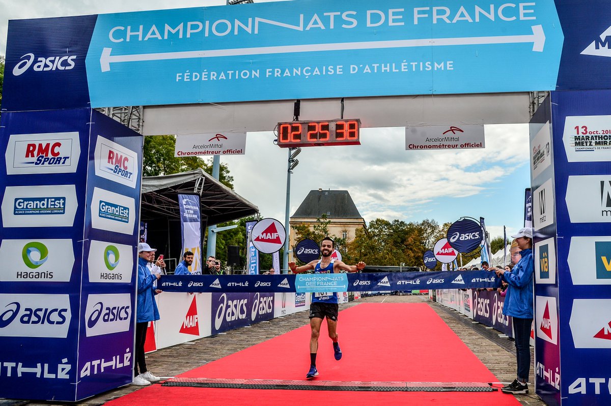 FFAthletisme's tweet photo. 🏆 Julien Devanne (A3 Tours) est le nouveau champion de France du marathon ! En 2h25'37'', il devance, dans le cadre du marathon Metz Mirabelle, son camarade de club Sylvain Dode, en 2h27'44'', et Julien Nison (Entente Sambre Avesnois 59), en 2h28'17''. #CFMarathon https://t.co/MY9Gi2yDXS