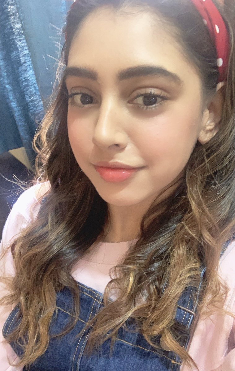 niti_taylor's tweet photo. Happy Sunday💓 https://t.co/yPRPsLaRsK