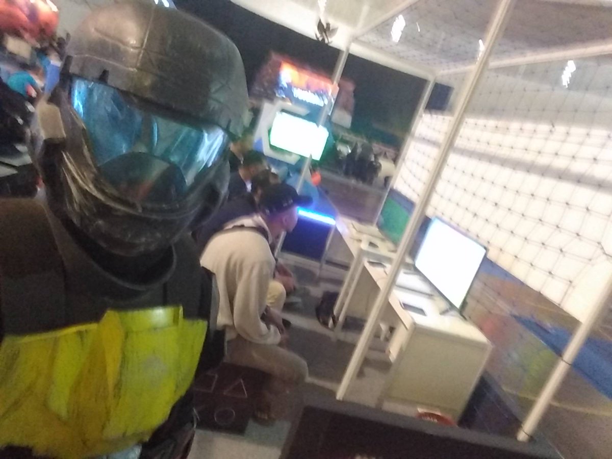 3D_uncle_Jev's tweet photo. Me wandering with my ODST suit at #KAIeSport event in University dome😅😅

#HALO https://t.co/hTGl02sQgR