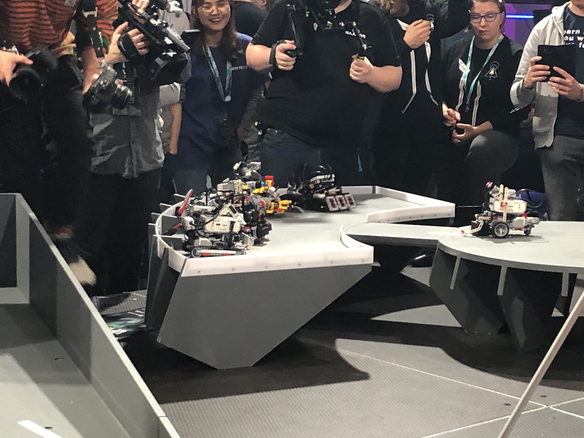 Robot Uprising 2019 finaali on käynnissä! 🤖💥
Seuraa livelähetystä täältä: twitch.tv/robotuprisingh…

<a href="/RobotUprisingHQ/">Robot Uprising</a> #robotuprising #botsontherun #vismalife #visma